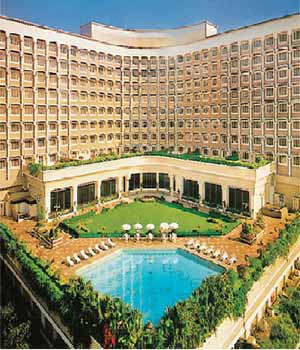 escorts service le-meridien-delhi hotel